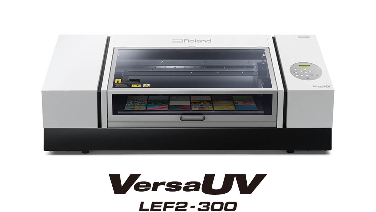 <p>VersaUV LEF2 serija flatbed printera sada još veća i brža sa najnovijim LEF2-300 štampačem.</p>

