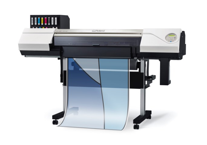 versauv_lec2-300_uv-printer-cutter_signs_decor_sample